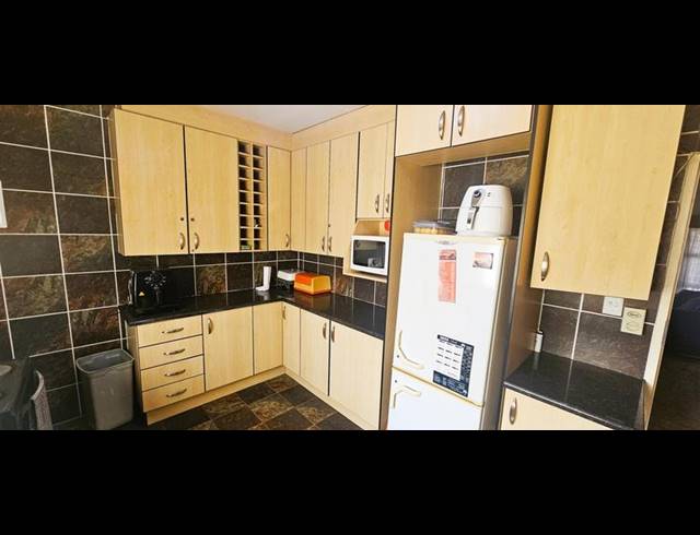 4 BEDROOM HOUSE FOR SALE IN VAAL MARINA